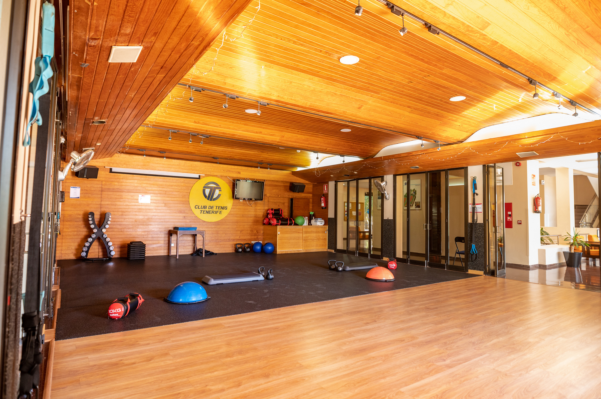 Josefir Instantes – Tenis Tf RRSS 023